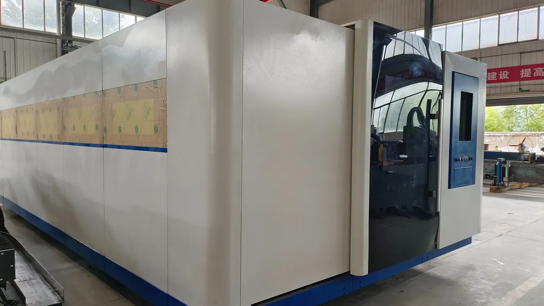 Máy cắt laser kim loại với vỏ bảo vệ đóng và tốc độ cắt 0-40m/min 4